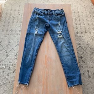Distressed skinny jeans
